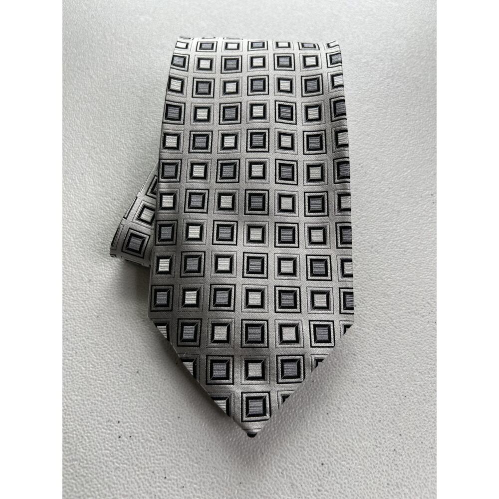 Insignia Gray Geometric Pattern 100% Silk Handmade Tie NWOT